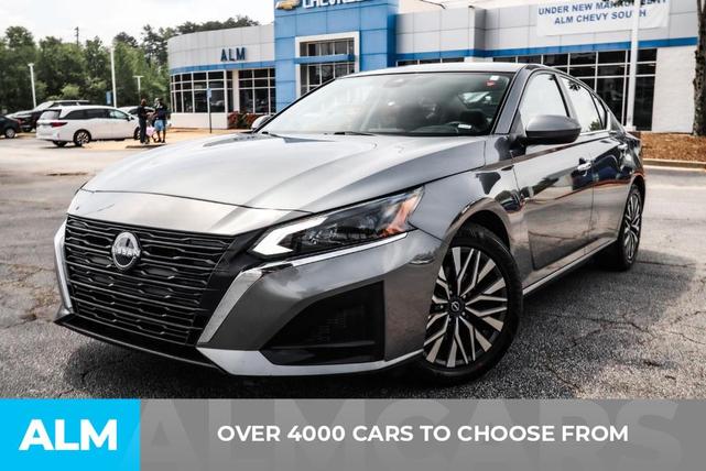 Photo of 2023 Gun Metallic Nissan Altima