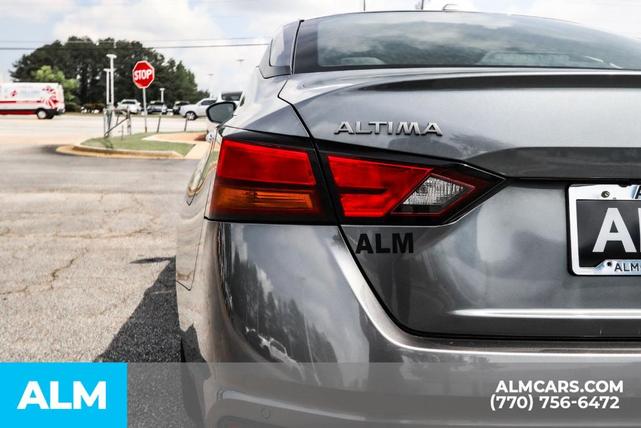 Photo of 2023 Gun Metallic Nissan Altima