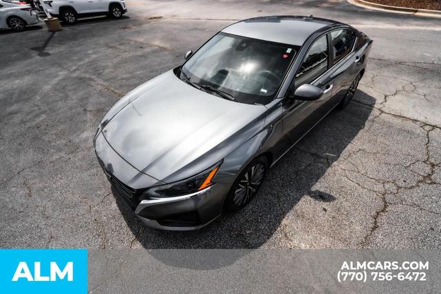 Photo of 2023 Gun Metallic Nissan Altima