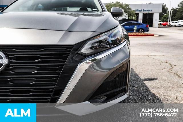 Photo of 2023 Gun Metallic Nissan Altima