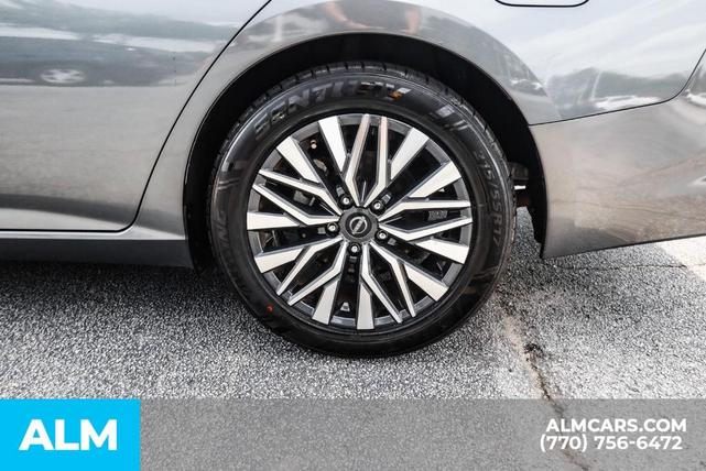 Photo of 2023 Gun Metallic Nissan Altima