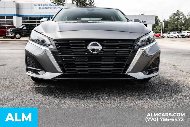 Photo of 2023 Gun Metallic Nissan Altima