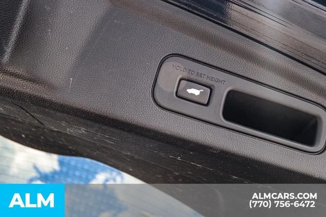 Photo of 2022 Black Acura MDX