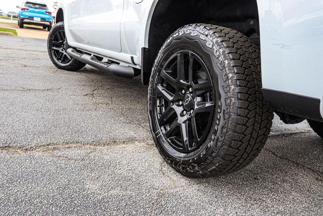 Photo of 2025 Summit White Chevrolet Silverado 1500
