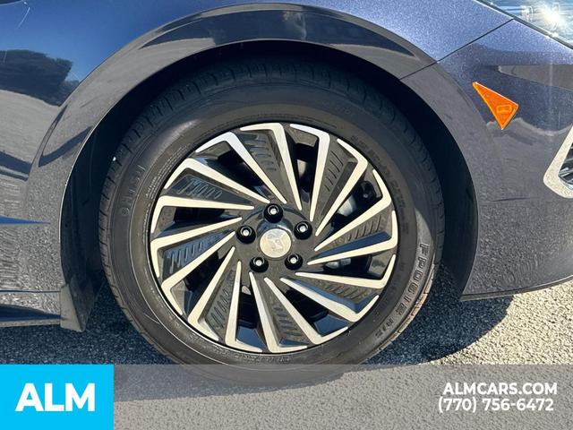 Photo of 2020 Oxford Blue Hyundai SONATA Hybrid