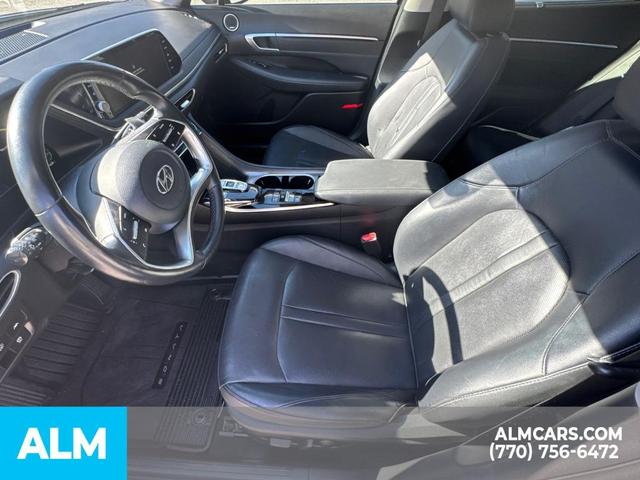 Photo of 2020 Oxford Blue Hyundai SONATA Hybrid