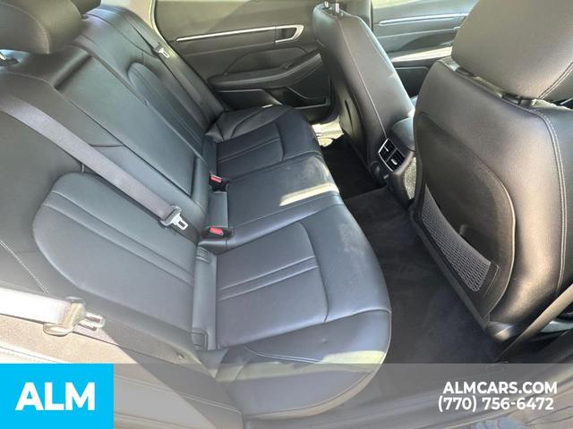 Photo of 2020 Oxford Blue Hyundai SONATA Hybrid