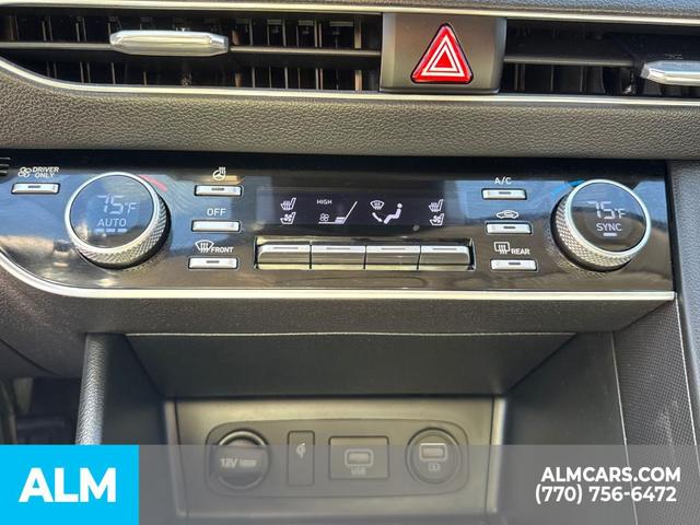 Photo of 2020 Oxford Blue Hyundai SONATA Hybrid