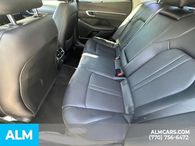Photo of 2020 Oxford Blue Hyundai SONATA Hybrid