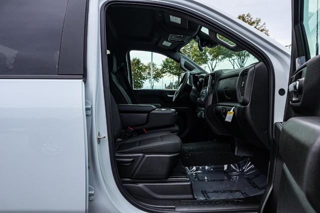 Photo of 2025 Summit White Chevrolet Silverado 2500