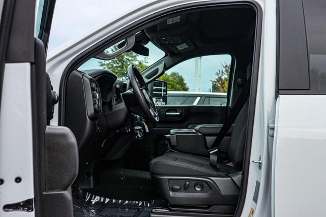 Photo of 2025 Summit White Chevrolet Silverado 2500