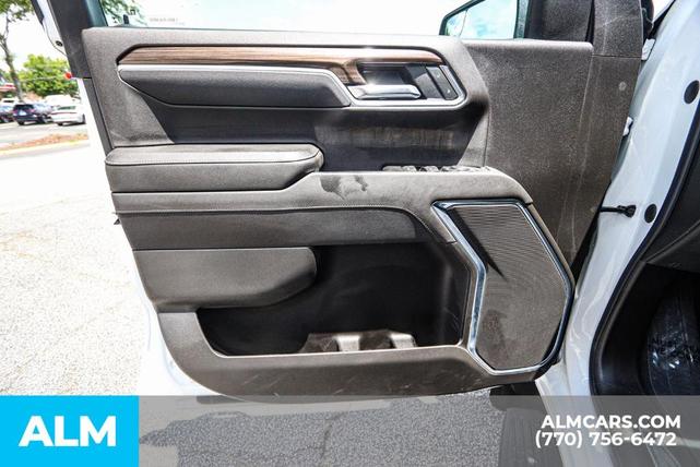Photo of 2022 White Chevrolet Silverado 1500