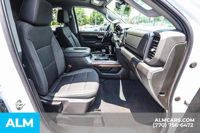 Photo of 2022 White Chevrolet Silverado 1500