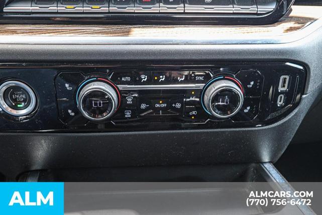 Photo of 2022 White Chevrolet Silverado 1500