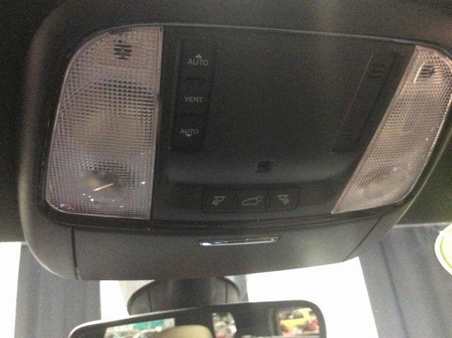 Photo of 2022 Octane Red Pearlcoat Dodge Durango