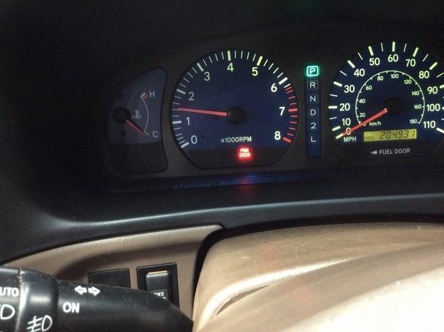 Photo of 2001 Maroon Toyota Sienna