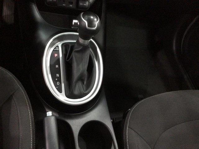 Photo of 2015 Bright Silver Kia Soul