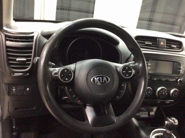 Photo of 2015 Bright Silver Kia Soul