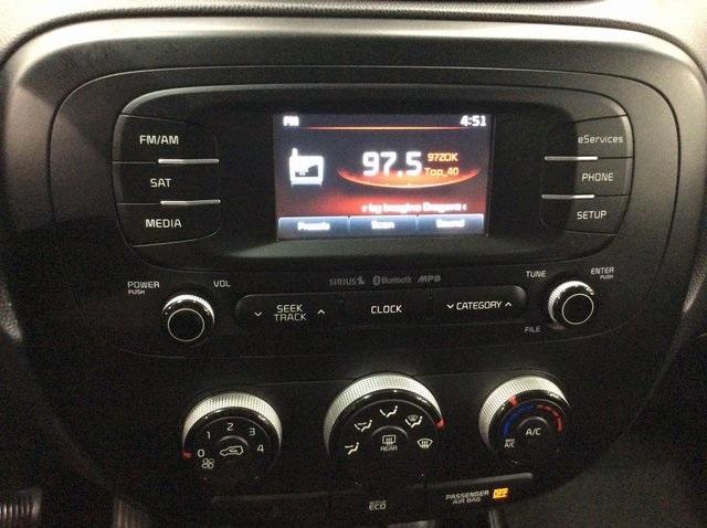 Photo of 2015 Bright Silver Kia Soul