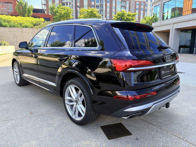 Photo of 2025 Mythos Black Metallic Audi Q7