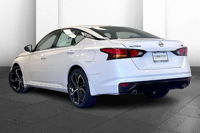 Photo of 2024 White Nissan Altima