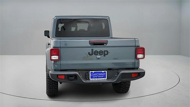 Photo of 2025 Anvil Clearcoat Jeep Gladiator