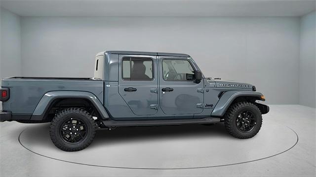 Photo of 2025 Anvil Clearcoat Jeep Gladiator
