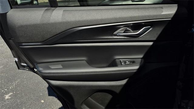 Photo of 2025 Metallic Jeep Grand Cherokee