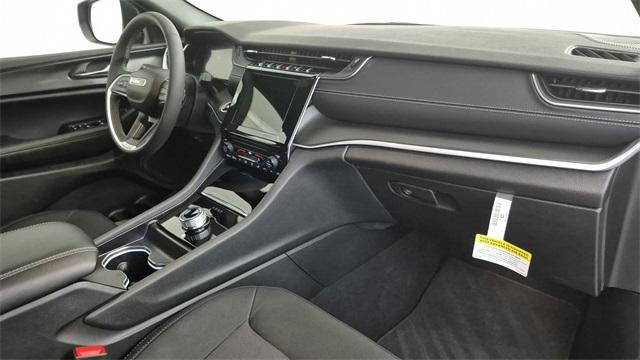 Photo of 2025 Velvet Red Pearlcoat Jeep Grand Cherokee L