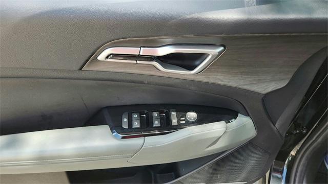 Photo of 2024 Ebony Black Kia Sportage