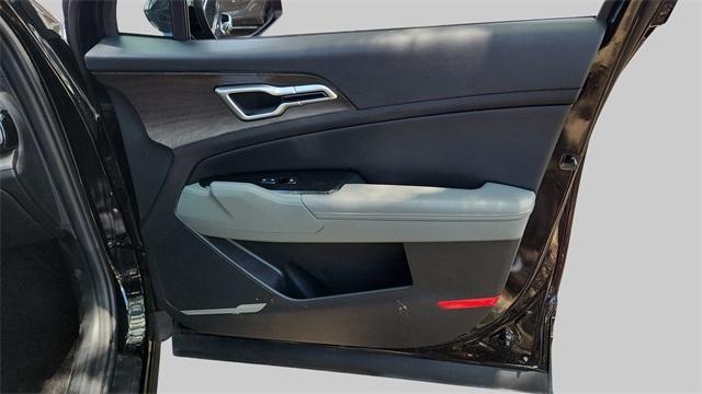 Photo of 2024 Ebony Black Kia Sportage