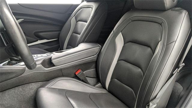 Photo of 2022 Summit White Chevrolet Camaro