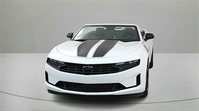 Photo of 2022 Summit White Chevrolet Camaro