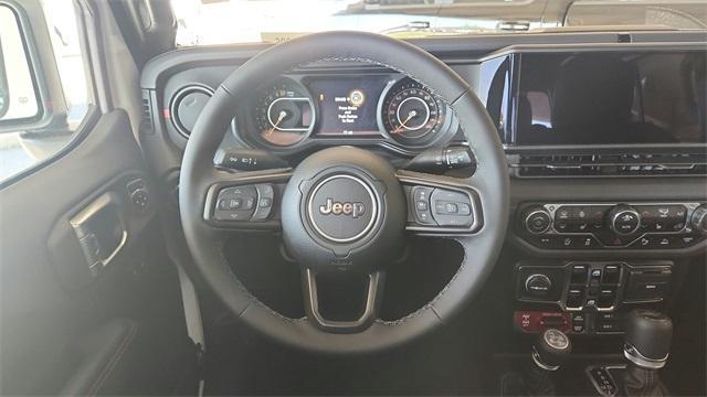 Photo of 2025 Bright White Clearcoat Jeep Gladiator