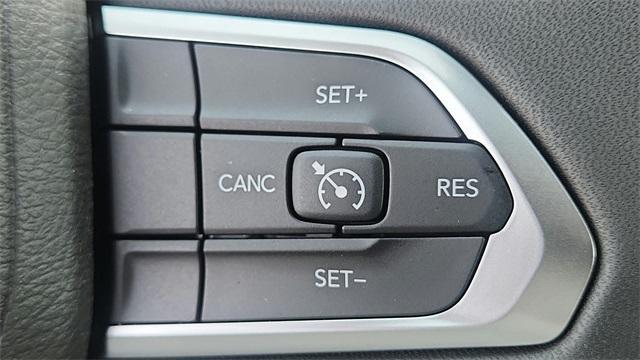 Photo of 2025 Silver Zynith Jeep Compass