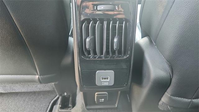 Photo of 2025 Silver Zynith Jeep Compass