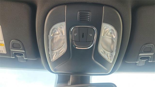 Photo of 2025 Silver Zynith Jeep Compass