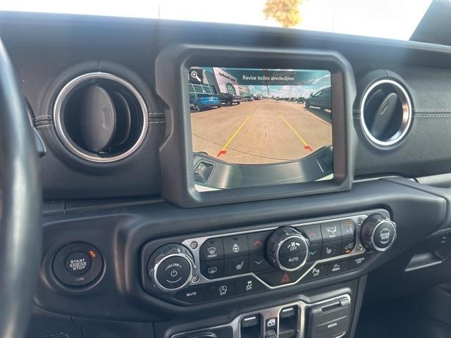 Photo of 2021 Bright White Clearcoat Jeep Gladiator