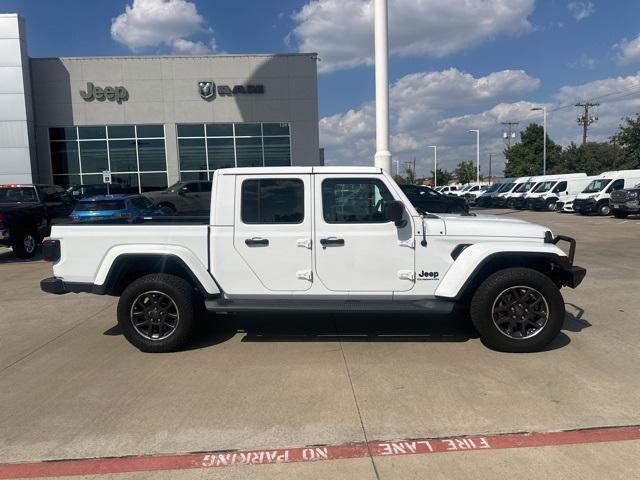Photo of 2021 Bright White Clearcoat Jeep Gladiator