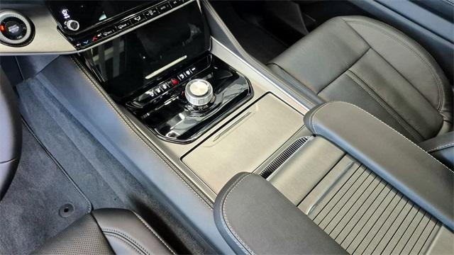 Photo of 2025 Bright White Clearcoat Jeep Wagoneer