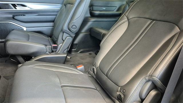 Photo of 2025 Bright White Clearcoat Jeep Wagoneer