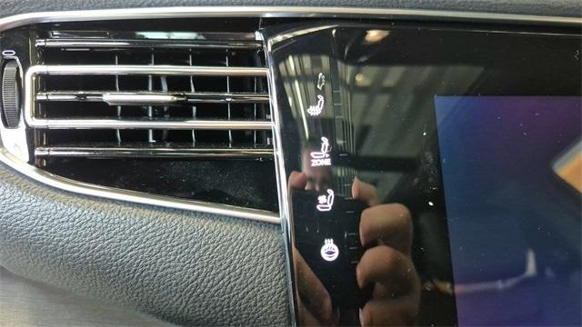 Photo of 2025 Bright White Clearcoat Jeep Wagoneer