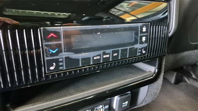 Photo of 2025 Bright White Clearcoat Jeep Wagoneer