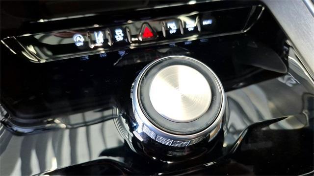 Photo of 2025 Bright White Clearcoat Jeep Wagoneer