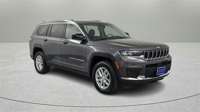 Photo of 2024 Metallic Jeep Grand Cherokee L
