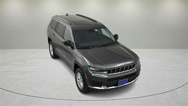 Photo of 2024 Metallic Jeep Grand Cherokee L