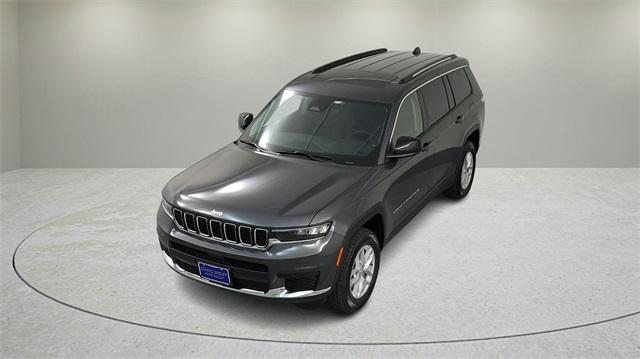 Photo of 2024 Metallic Jeep Grand Cherokee L