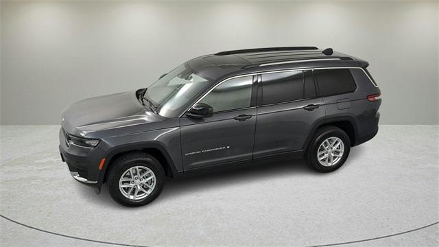 Photo of 2024 Metallic Jeep Grand Cherokee L