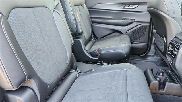 Photo of 2025 Velvet Red Pearlcoat Jeep Grand Cherokee L