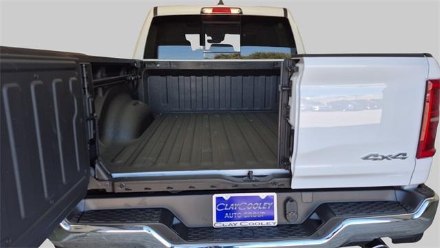 Photo of 2026 Bright White Clearcoat RAM 1500